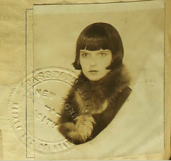 Louise Brooks 1924 passport photo